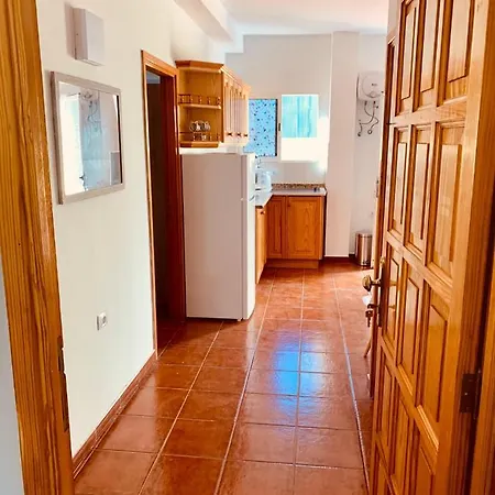 Apartman La Real 2 *